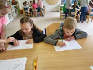 První jarní den s MŠ Okružní 20. 3. 2024 (1)