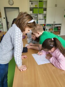 První jarní den s MŠ Okružní 20. 3. 2024 (2)