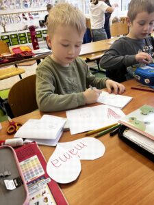 Valentyn ve skole (2)